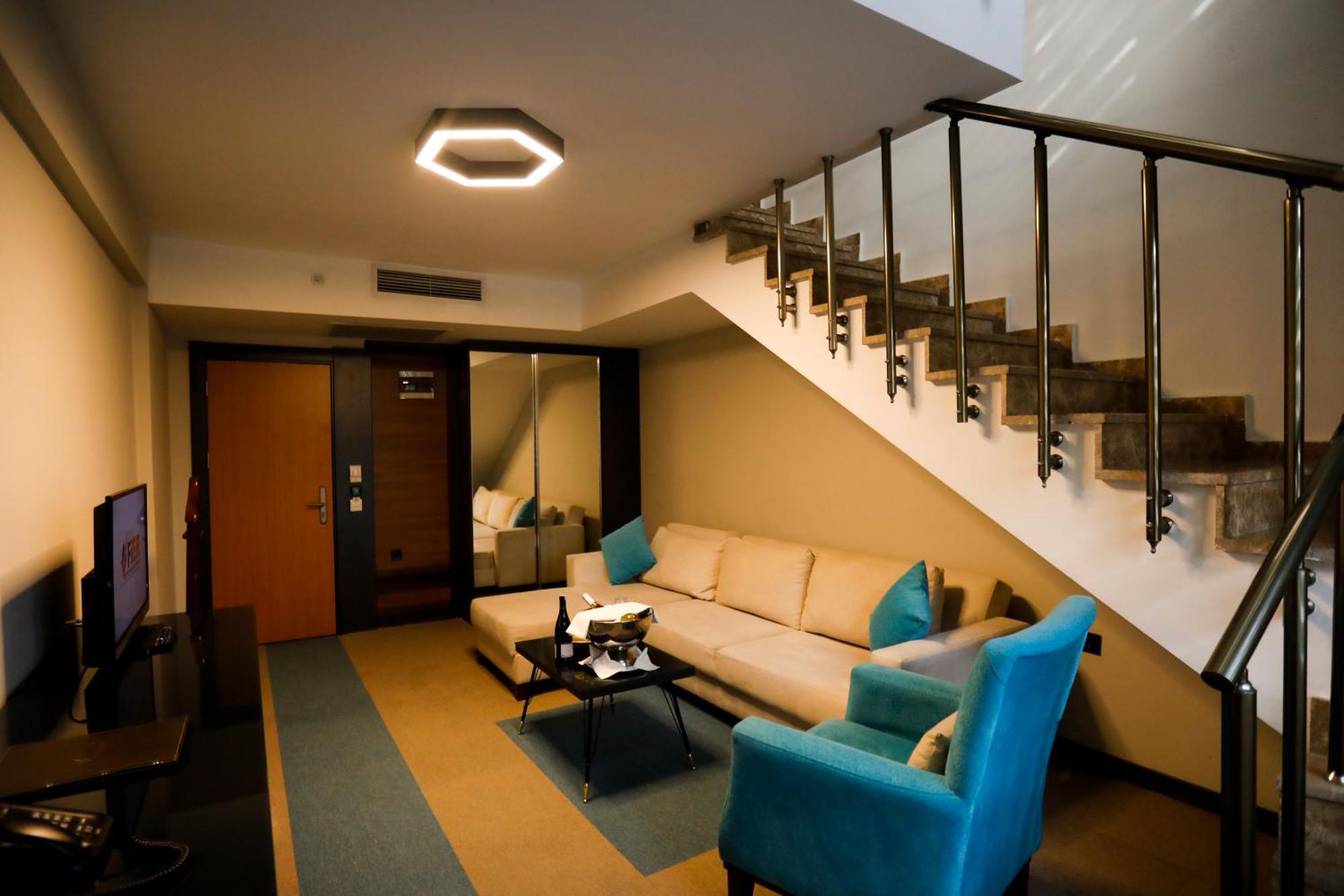 Fier Life Center Hotel ไคเซรึ ภายนอก รูปภาพ